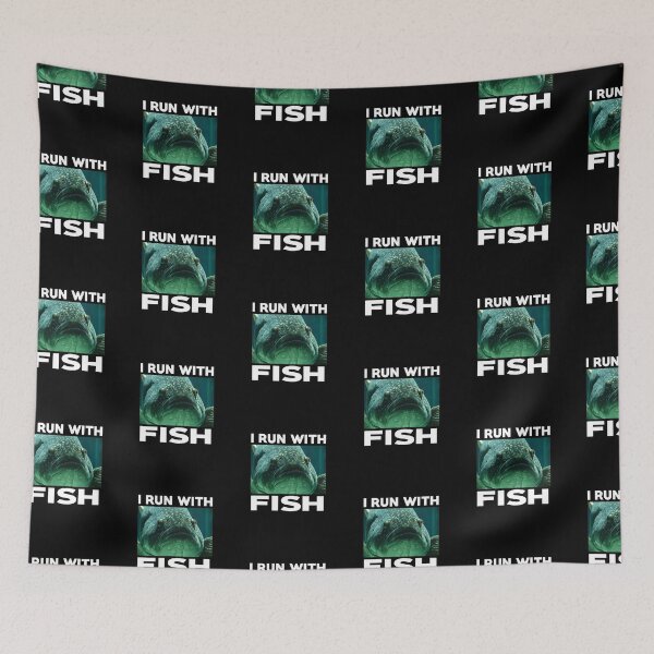Artikelvorschau, Ich laufe mit Fischhemd T-Shirt T-Shirts entworfen und verkauft von mashaallah1993.