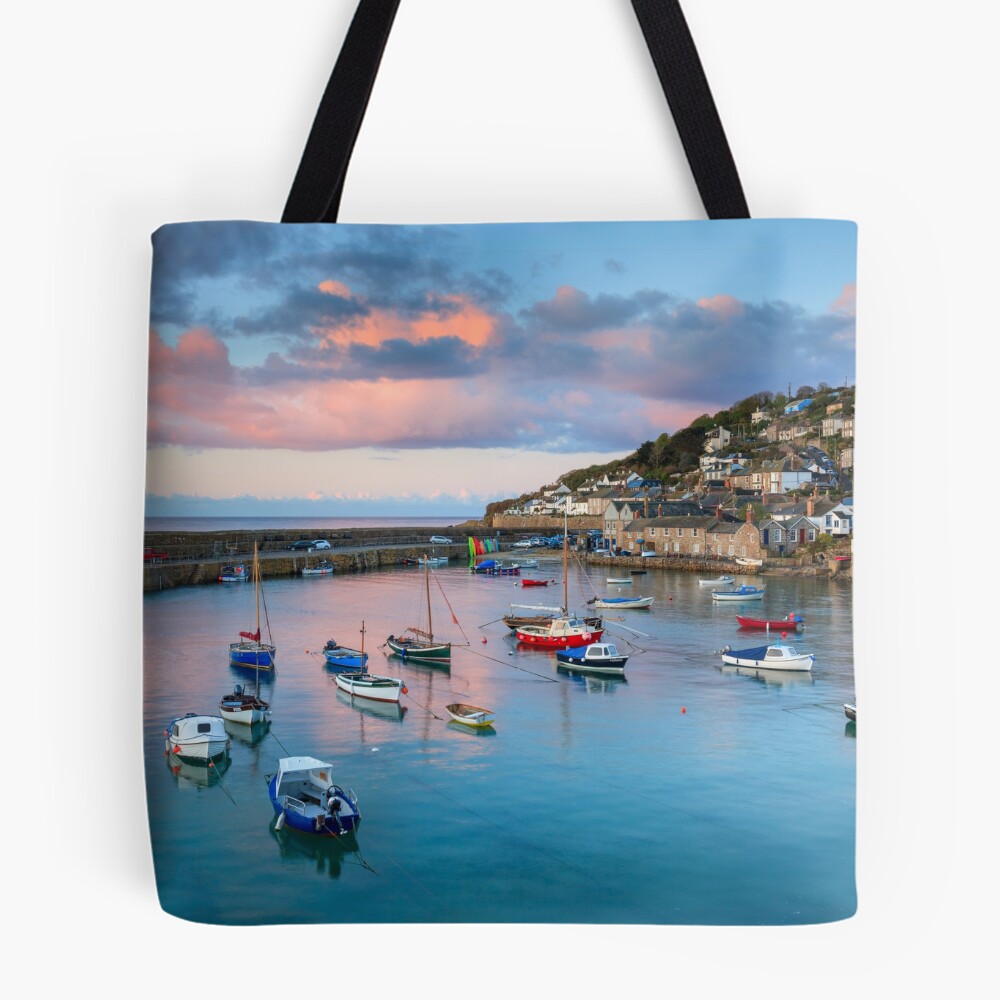 Artikel-Vorschau von Allover-Print Tote Bag, designt und verkauft von bitm2007.