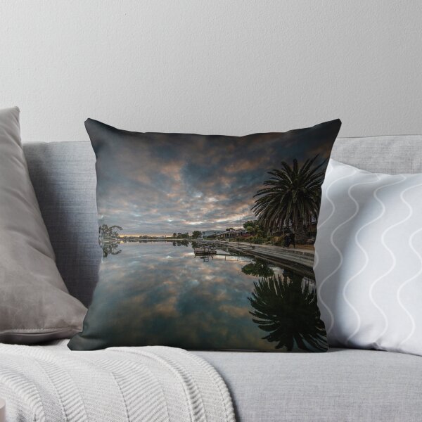 Artikelvorschau, Bunter Sonnenaufgang bei Delfin Island West Lakes entworfen und verkauft von jiashu xu.