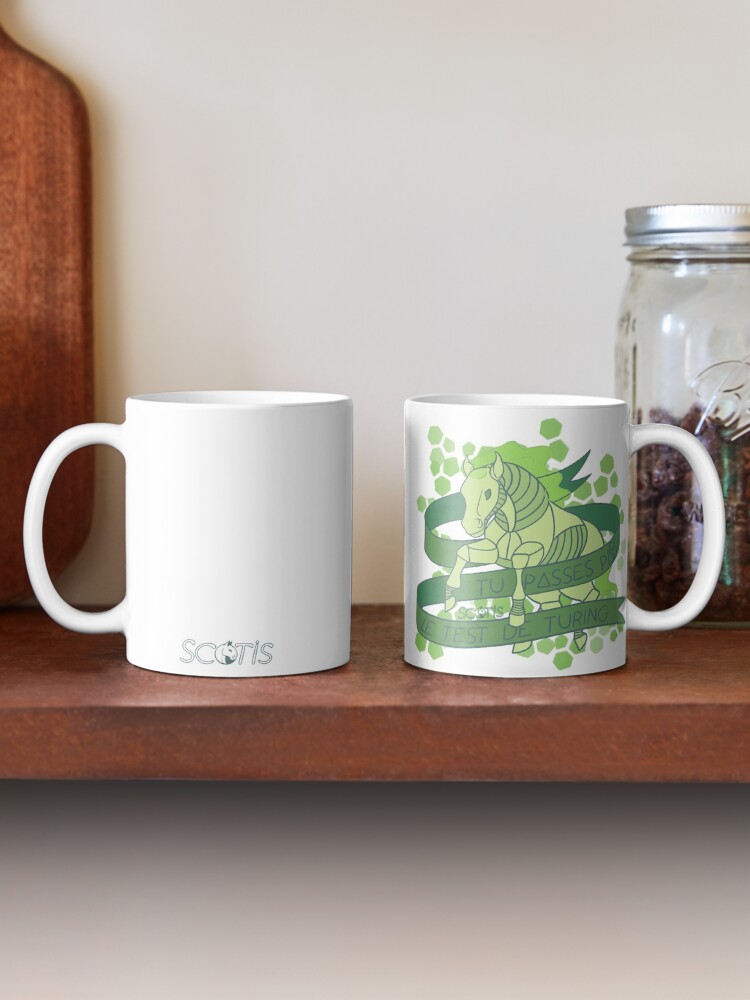 Aperçu 2 sur 6. Mug à café avec l'œuvre Tu passes pas le test de Turing [Insulter avec poney] créée et vendue par ScotisFr.