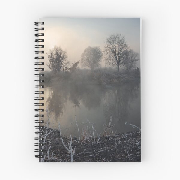 Artikelvorschau, Erster Frost auf dem Fluss entworfen und verkauft von Stan Photography.