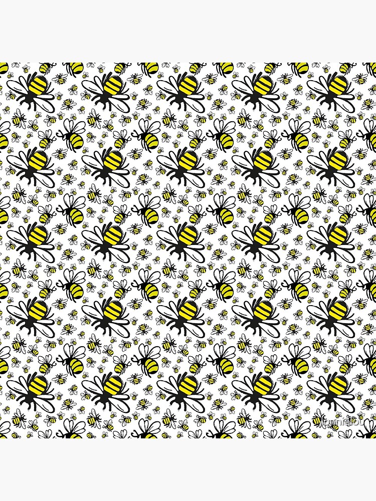Buzzy Bee and his little ones by lonnielou
