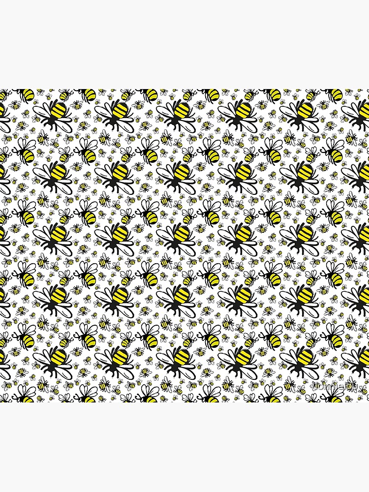 Buzzy Bee and his little ones by lonnielou