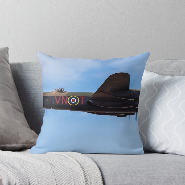 Aperçu de l'œuvre Gros plan du bombardier Lancaster créée et vendue par wellsie82.