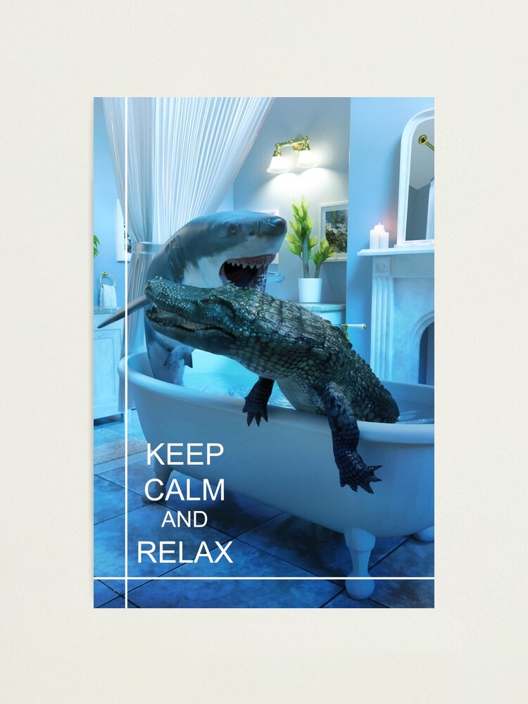 Lámina fotográfica «Keep Calm and Relax. Gran pelea entre un tiburón blanco  y cocodrilo en escenario surrealista » de Ariela-Alez | Redbubble