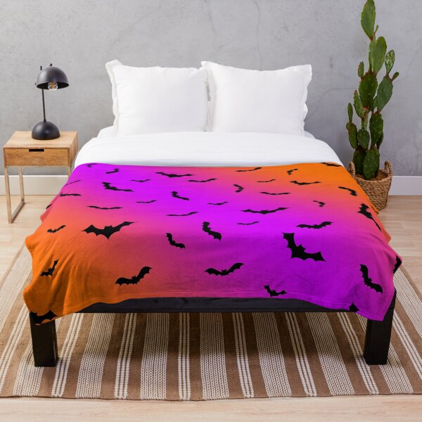 Aperçu de l'œuvre Chauves-souris! (Noir sur dégradé diagonal orange et violet) créée et vendue par greglarro.