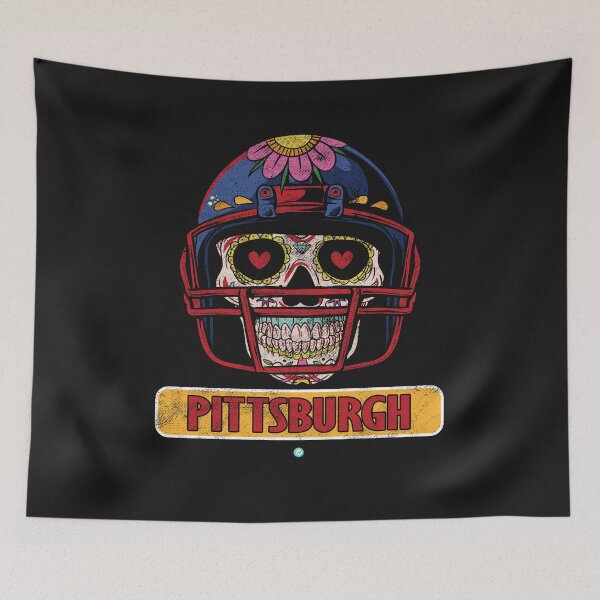 Aperçu de l'œuvre Football américain - Cadeau de football de crâne de Pittsburgh créée et vendue par woormle.