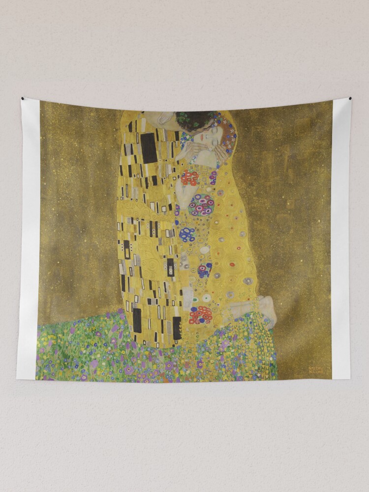 Aperçu 2 sur 3. Tentures avec l'œuvre Le Baiser - Gustav Klimt - Affiche d'exposition créée et vendue par studiofrivolo.