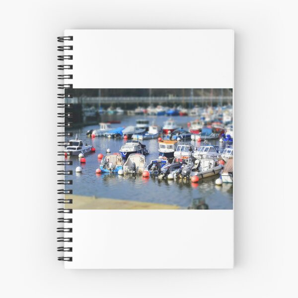 Aperçu de l'œuvre Bateaux dans le port créée et vendue par dbrDurham.