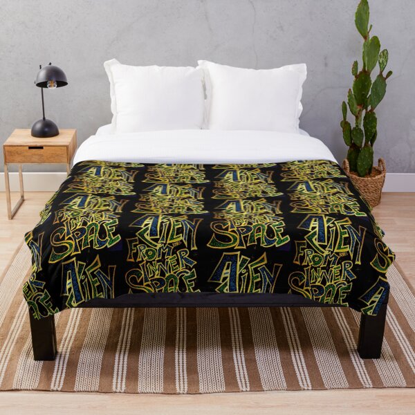 ALIEN FROM INNERSPACE Throw Blanket