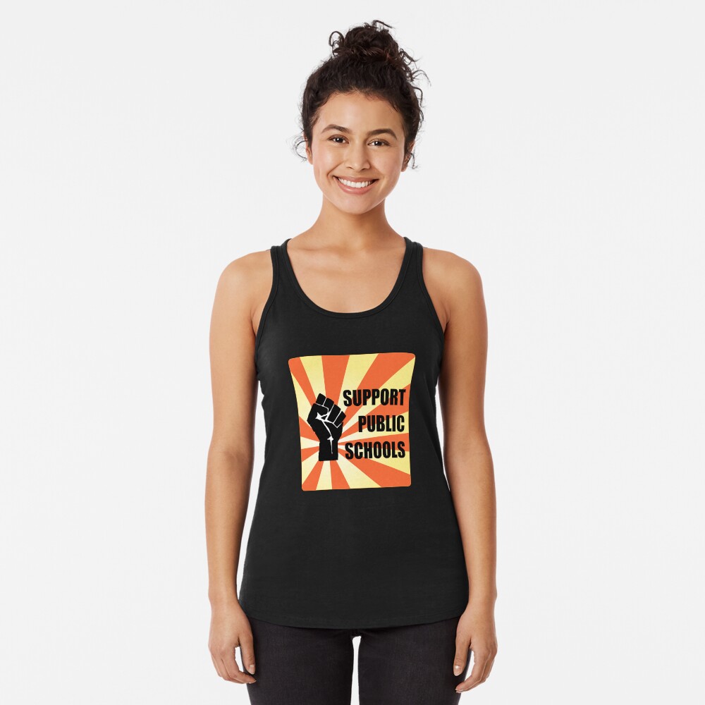 Vista previa del artículo con la obra «Camiseta con espalda nadadora», diseñado y vendido por ResistNow.