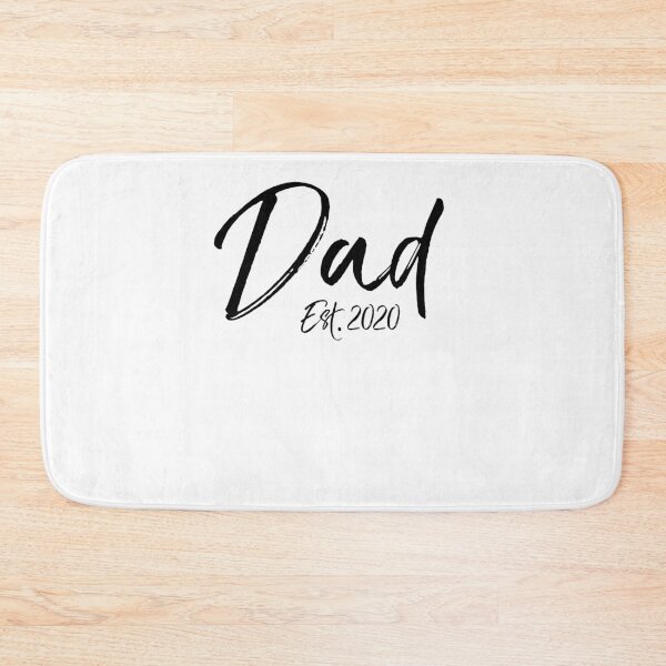 Aperçu de l'œuvre Dad Est. 2020 Father's Day Gift créée et vendue par TNDesignStudio.