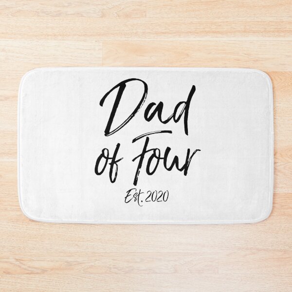 Aperçu de l'œuvre Dad of Four Est. 2020 Father's Day Gift créée et vendue par TNDesignStudio.
