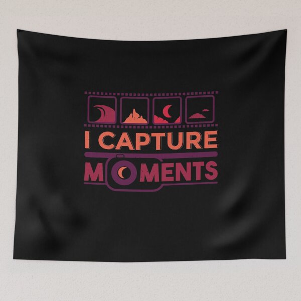 Aperçu de l'œuvre CAPTURE MOMENTS PHOTOGRAPHY T-SHIRT TEE GIFT PRESENT créée et vendue par Timcito.