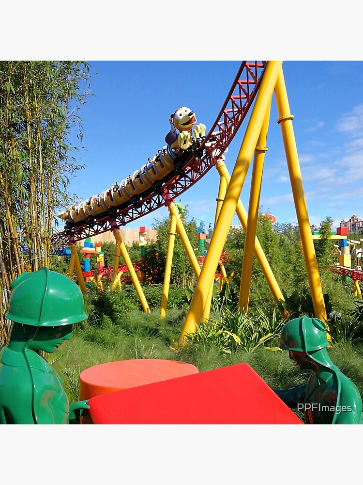 A nice entrance - View Download  Roller coaster tycoon, Roller coaster,  Outdoor blanket