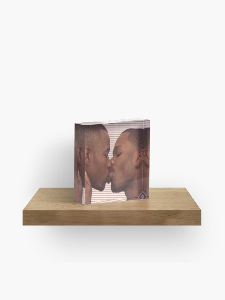  Man 「KISS IN MY LIPS」 His Kisses Linger On Her Lips Stock Photo 2121732584 | Shutterstock