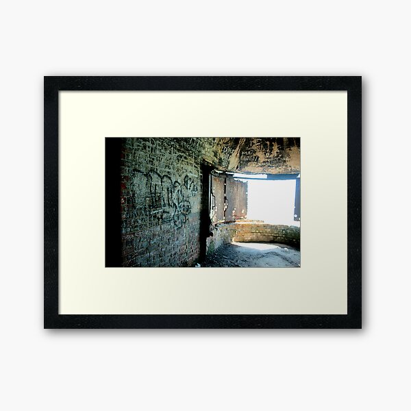 Vista previa del artículo con la obra «Cliffs of Dover - WWII Caves», diseñado y vendido por rsangsterkelly.