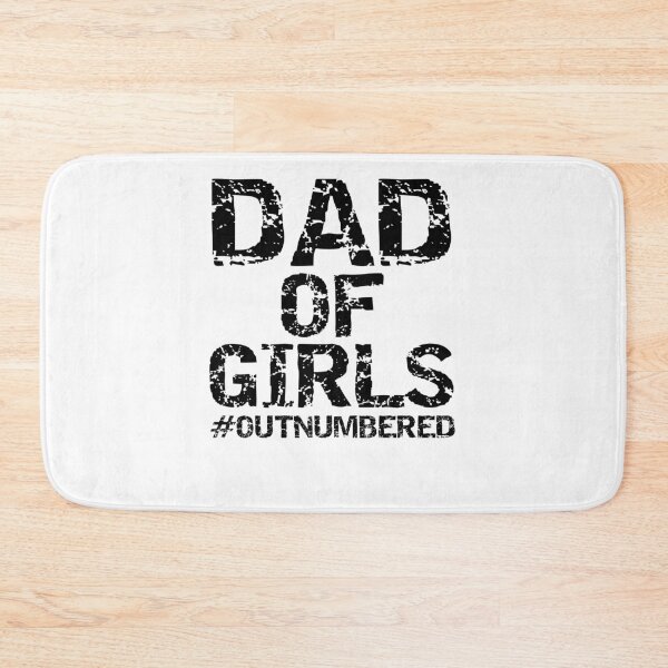 Aperçu de l'œuvre Dad of Girls #Outnumbered Father's Day Gift créée et vendue par TNDesignStudio.