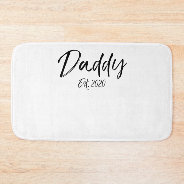 Aperçu de l'œuvre Daddy Est. 2020 Father's Day Gift créée et vendue par TNDesignStudio.