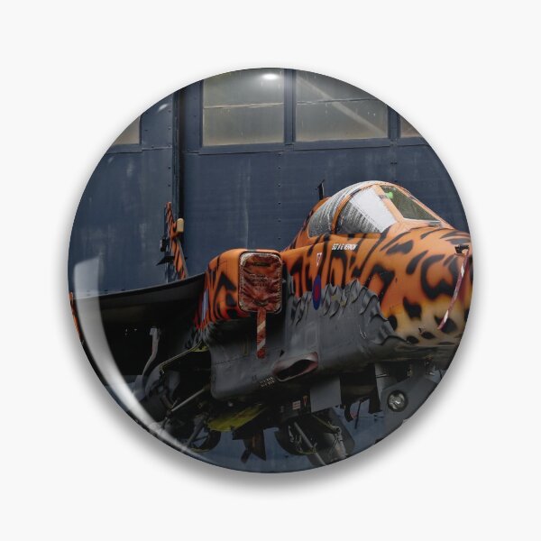 Artikelvorschau, Fleckiger Jaguar entworfen und verkauft von Airpower Aviation Photography.