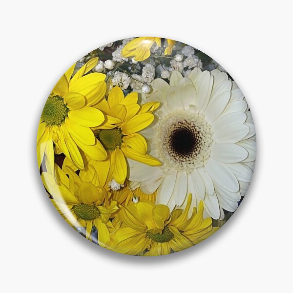 Daisies Pins And Buttons Redbubble - daisy johnsonquake roblox
