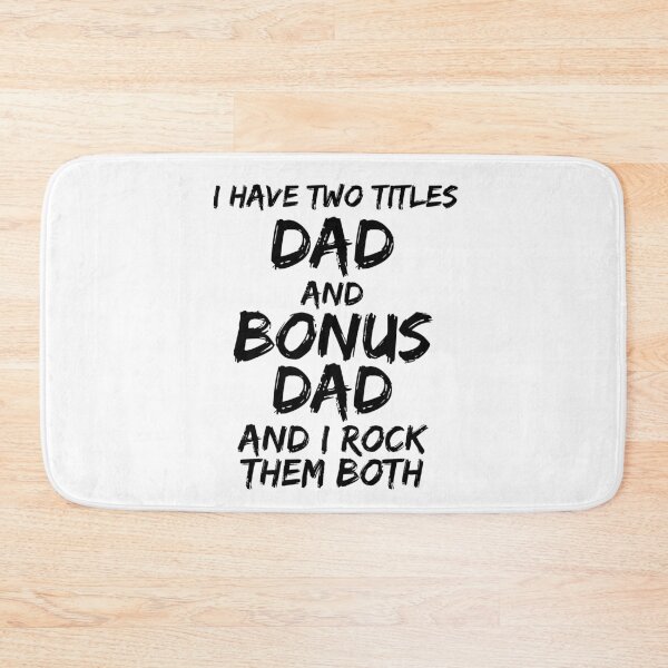 Aperçu de l'œuvre Funny I Have Two Titles Dad and Bonus Dad and I Rock Them Both Father's Day Gift créée et vendue par TNDesignStudio.