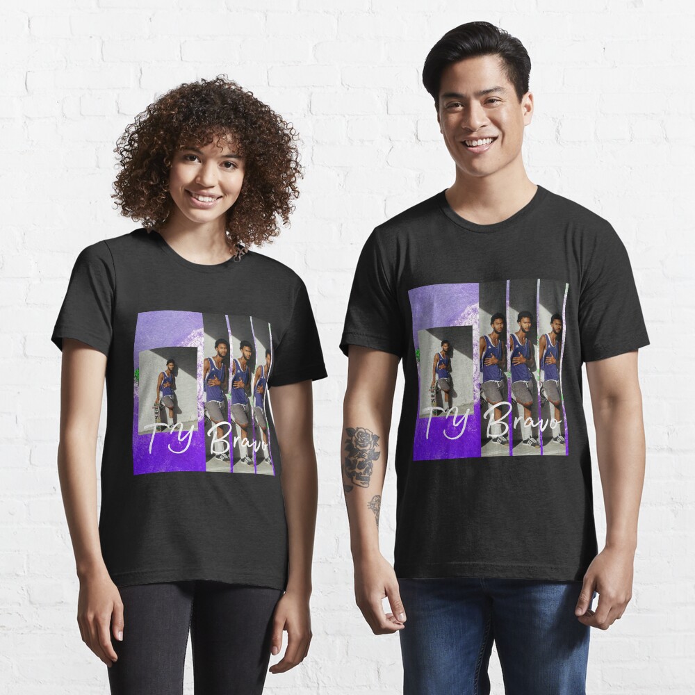 @ty_bravo Spr 20' Second Collection Essential T-Shirt