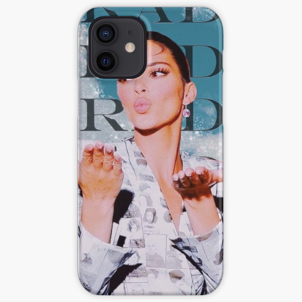 Kendall Jenner Iphone Case : Kendall Jenner's Cute Giraffe iPhone Case