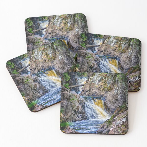 Artikelvorschau, Cascade River Falls entworfen und verkauft von Lawrence Hutchinson.