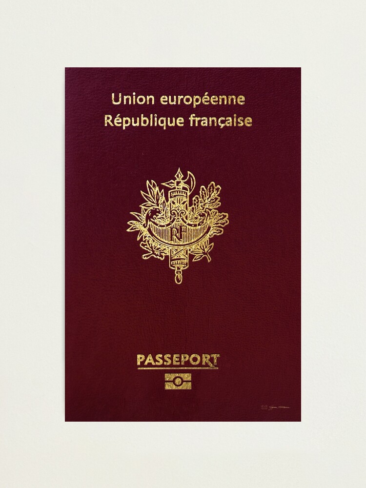 Passeport Pour Le XXe Siecle A Journey Conducted by Pierre Boulez -  Amazon.com Music