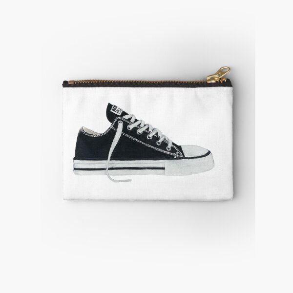 Aperçu de l'œuvre Dessin au crayon de couleur Converse créée et vendue par Artbybailey.