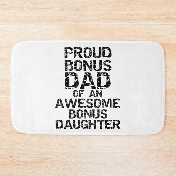 Aperçu de l'œuvre Stepdad Gift Proud Bonus Dad of an Awesome Bonus Daughter Father's Day Gift créée et vendue par TNDesignStudio.