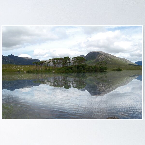 Aperçu de l'œuvre The Twelve Pins Roundstone in Connemara  créée et vendue par Declan Carr.