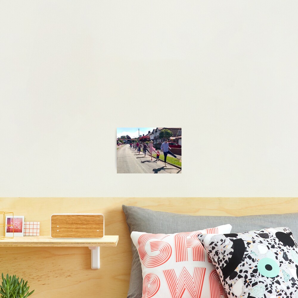 Vista previa del artículo con la obra «Lámina fotográfica», diseñado y vendido por TrainWreckTees.