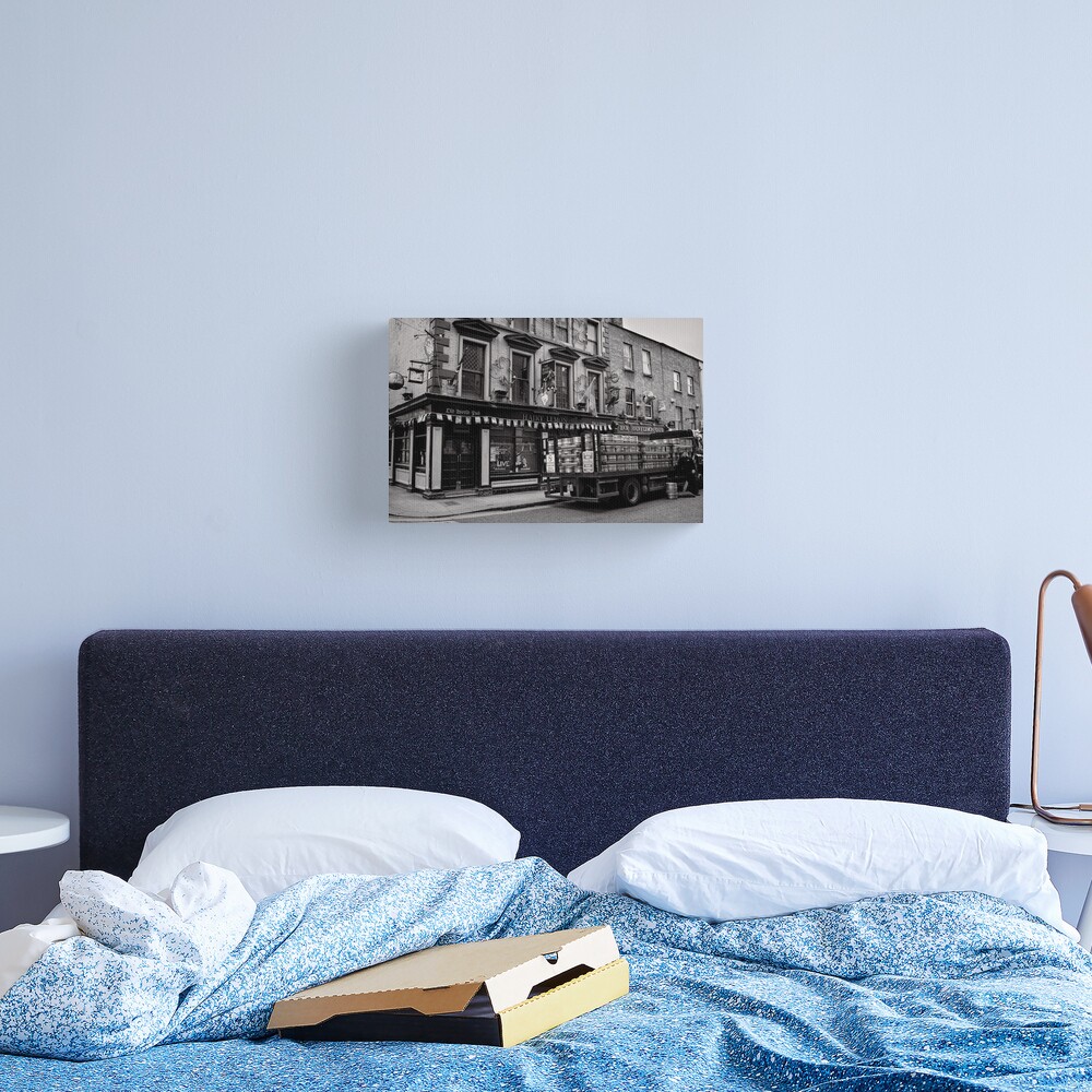 Precious cargo for a pub - Dublin Canvas Print