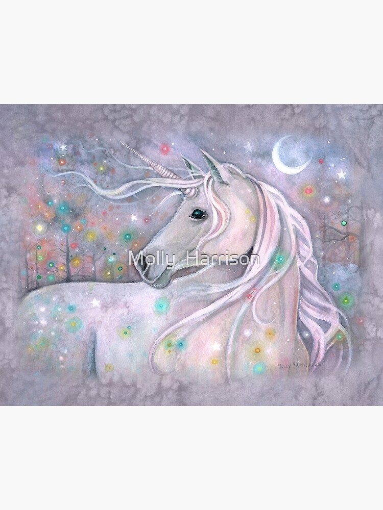 Impression rigide for Sale avec l'œuvre « Lumières scintillantes Licorne  Fantasy Art par Molly Harrison » de l'artiste Molly Harrison