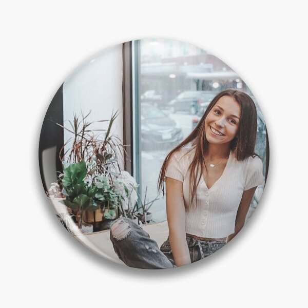 Artikelvorschau, Bailey Dedrick entworfen und verkauft von lilypaschallll.