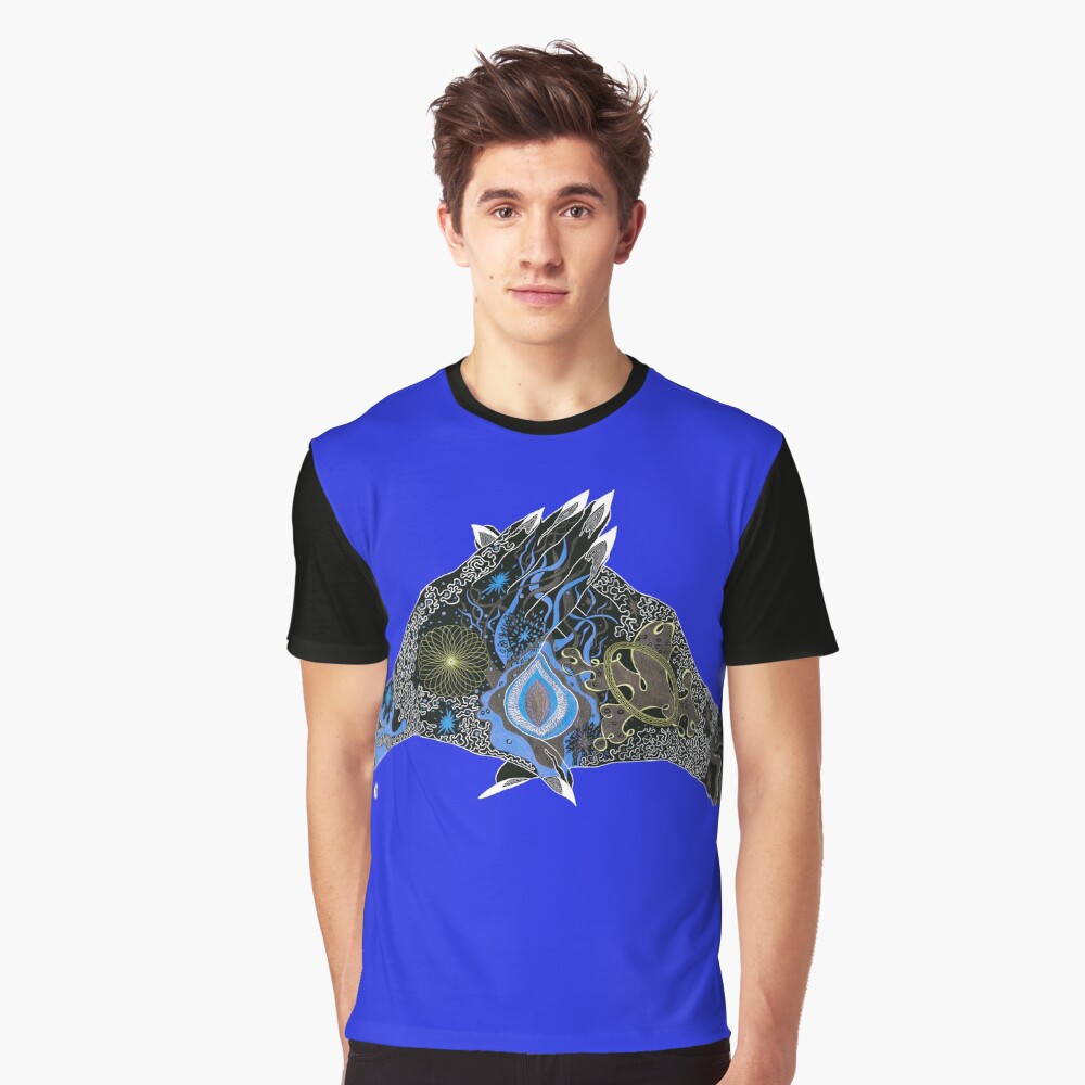 Aperçu de l'œuvre T-shirt graphique créée et vendue par atelierdeceza.