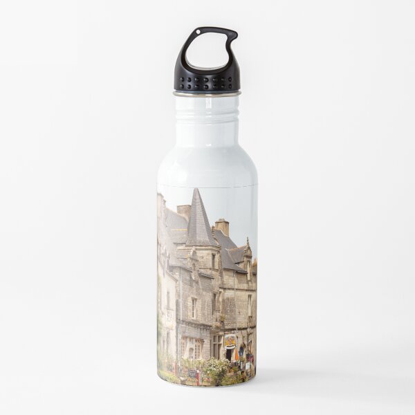 Rochefort-en-Terre ha sido votado como uno de los pueblos más bellos de Francia y, como resultado, es uno de los sitios más visitados de Bretaña. Ábrete camino por las calles estrechas Botella de agua