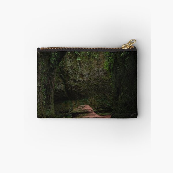 Artikelvorschau, tief mit der Schlucht von Finnich Glen. entworfen und verkauft von mucklepawprint.