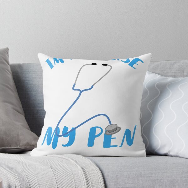 Aperçu de l'œuvre  Mais je ne trouve pas mon stylo "et a été créé par Nursing In Demand! Ce serait un excellent cadeau pour toute infirmière créée et vendue par AlphaMoon.