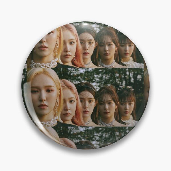 Aperçu de l'œuvre Pyscho kpop en velours rouge créée et vendue par vicksart.