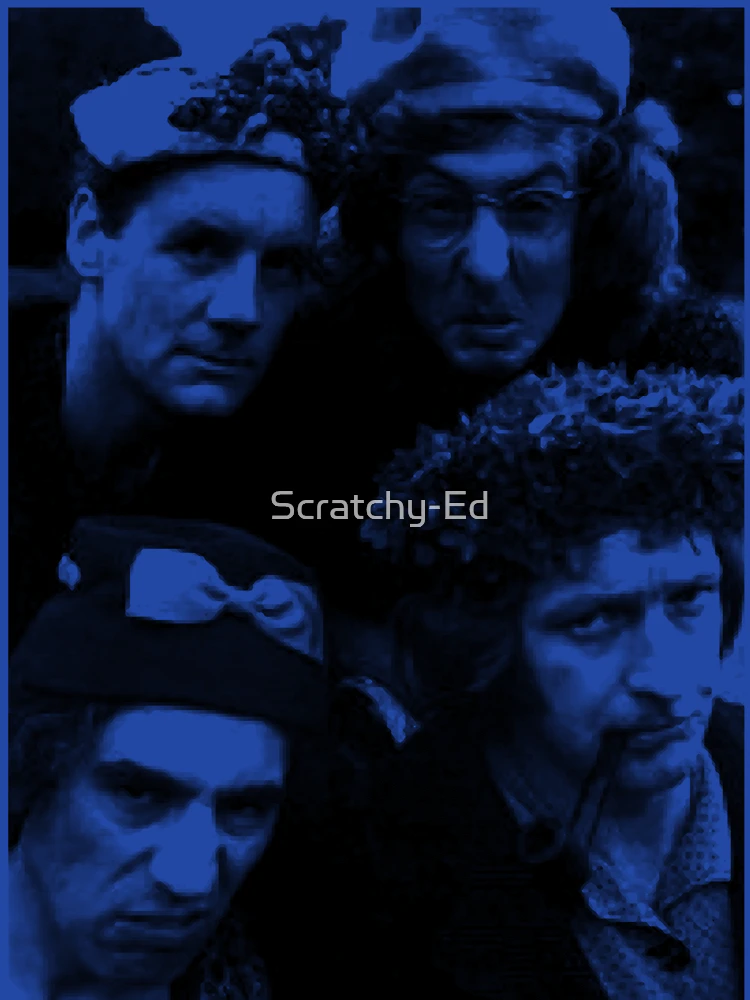 Aperçu 6 sur 6. Veste zippée à capuche avec l'œuvre Python 1 créée et vendue par Scratchy-Ed.
