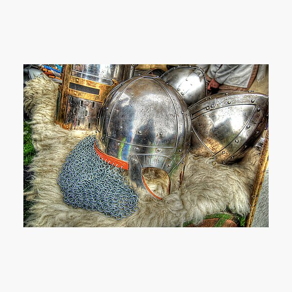 Aperçu de l'œuvre Gothic helmets créée et vendue par Declan Carr.