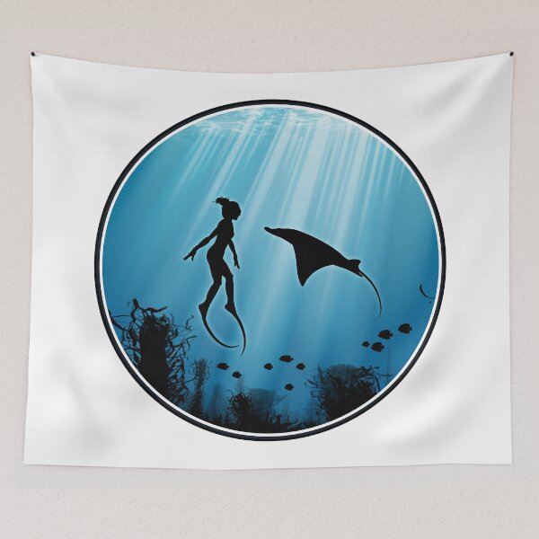 Artikelvorschau, Freitaucher und Mantarochen entworfen und verkauft von NicGrayGraphic.