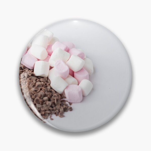 Artikelvorschau, Schokoladengranulat und Marshmallows Halfs Seitenansicht entworfen und verkauft von Karrakunga.