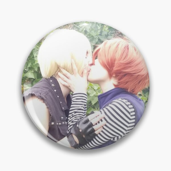 Matt and Mello Kiss Pin