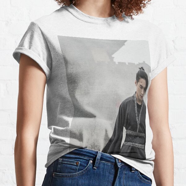 yixing lit 莲 연 teaser pics Classic T-Shirt