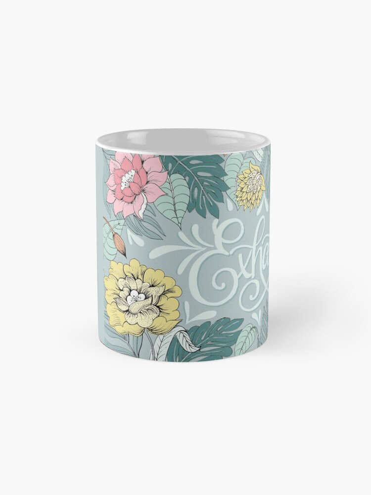 Aperçu 4 sur 6. Mug à café avec l'œuvre Exhale - motif floral créée et vendue par Onirographica.