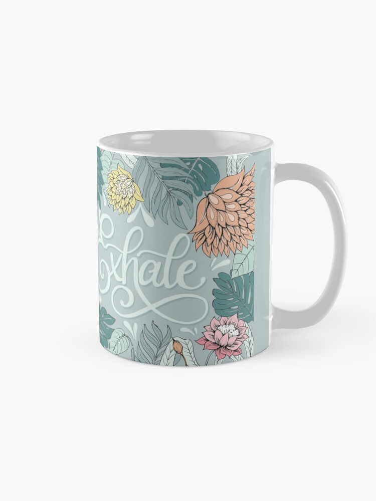 Aperçu 5 sur 6. Mug à café avec l'œuvre Exhale - motif floral créée et vendue par Onirographica.